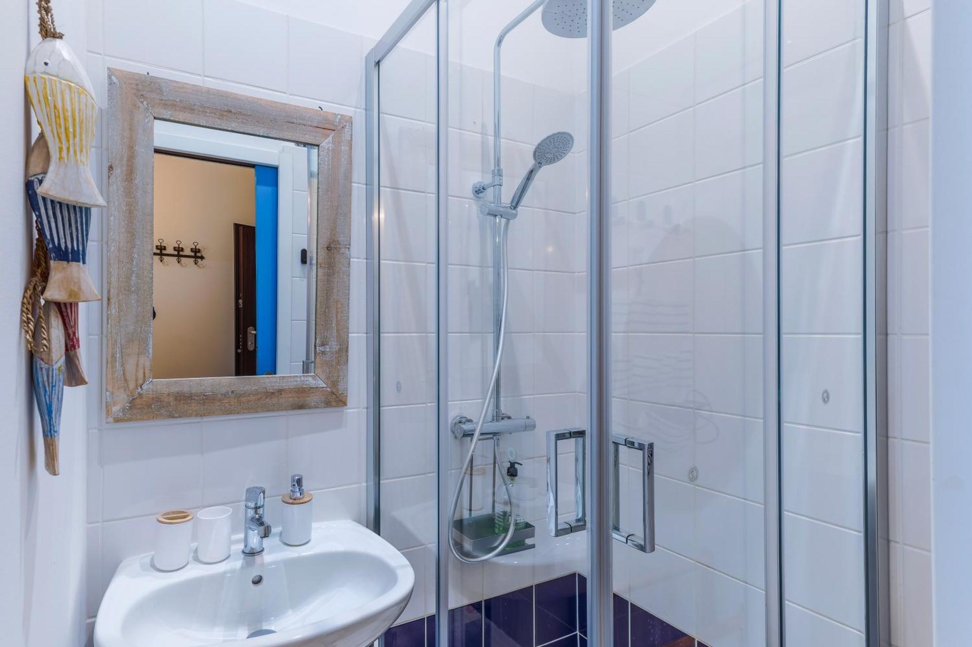 Studio Travel 24M2, 120M Vieux-Port ,Clim , Wifi ,Acces Autonome Avec Code マルセイユ エクステリア 写真